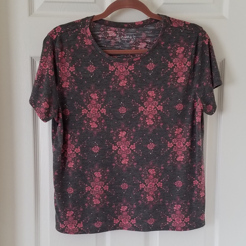 Mudd Weekend T-Shirt Floral Gray & Pink {Junior's XL}
